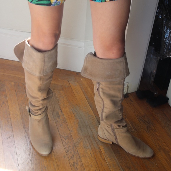 Shoes - Picture 4 of 7